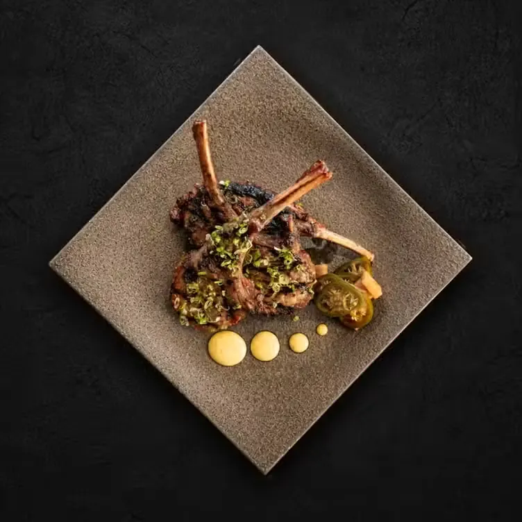Grilled lamb chops with herbs
